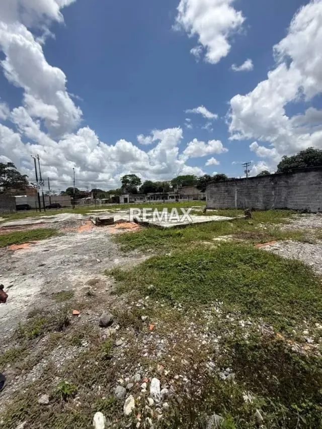 En Alquiler Lote estratégicamente ubicado en la avenida 13 de Junio - Araure - 2