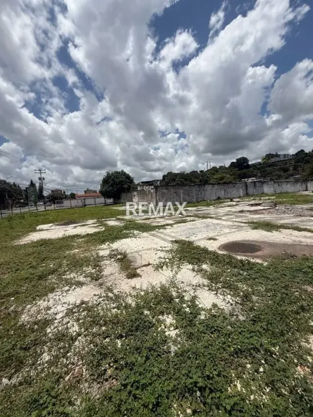 En Alquiler Lote estratégicamente ubicado en la avenida 13 de Junio - Araure - 8