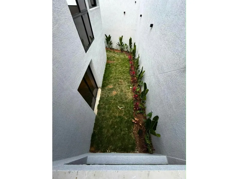 CASA COMERCIAL - SAN ROMAN - 420 Mts2 - 10