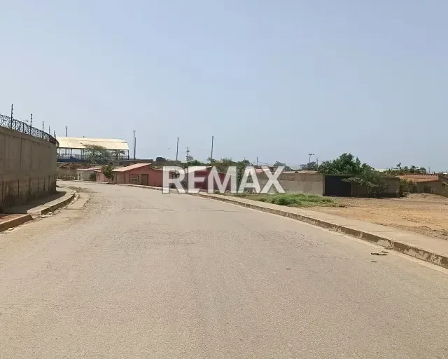 POTENCIAL TERRENO EN PRIMERA LINEA EN LA V JUAN BAUTISTA ARISMENDI - 7