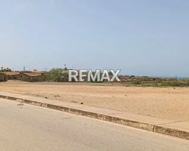 POTENCIAL TERRENO EN PRIMERA LINEA EN LA V JUAN BAUTISTA ARISMENDI - 8
