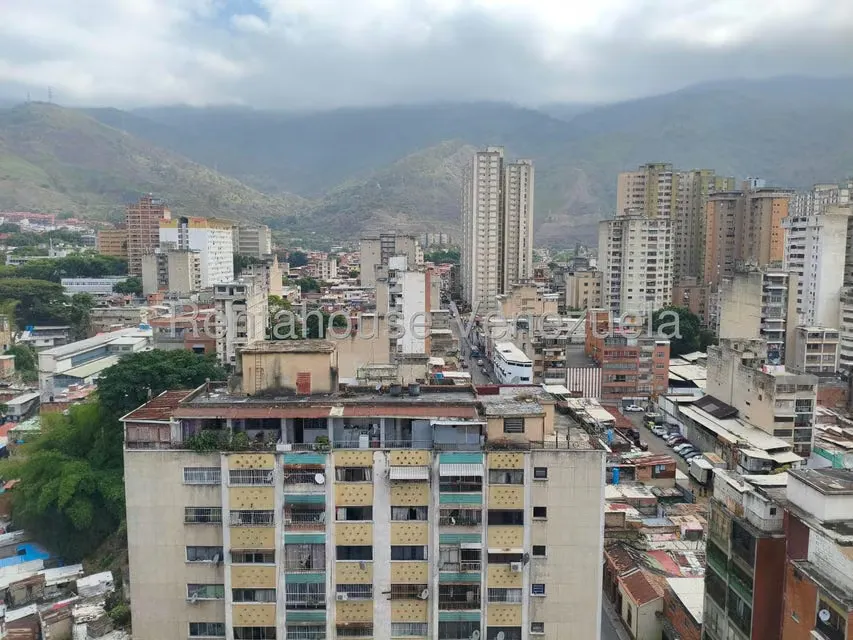 Apartamento (1 Nivel) en Venta en Parroquia San Jose, Distrito Metropolitano - 8
