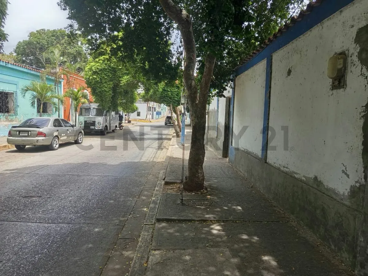 Casa y terreno, zona colonial, Asunción, Isla de Margarita - 2