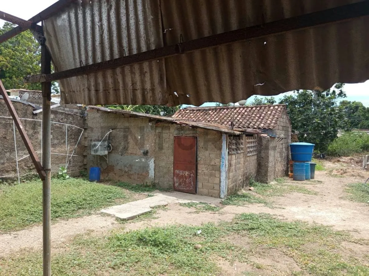 Casa y terreno, zona colonial, Asunción, Isla de Margarita - 3