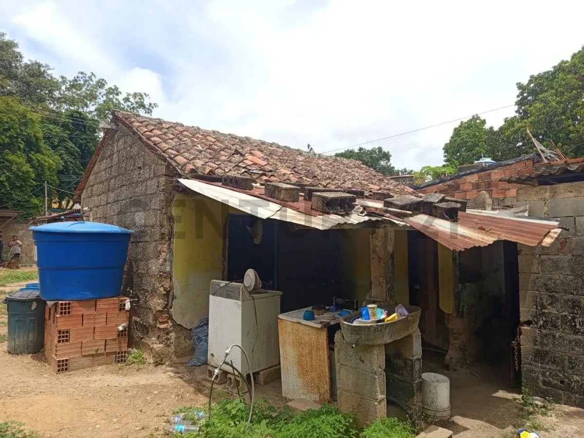 Casa y terreno, zona colonial, Asunción, Isla de Margarita - 6