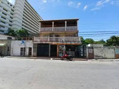 Edificio residencial y comercial de 564 m² en Porlamar