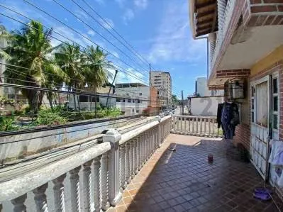 Edificio residencial y comercial de 564 m² en Porlamar - 8
