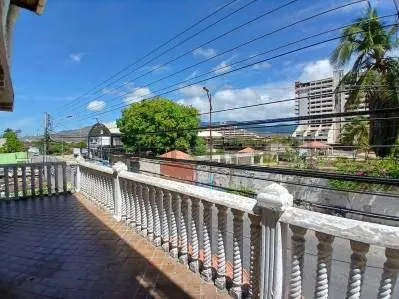 Edificio residencial y comercial de 564 m² en Porlamar - 9