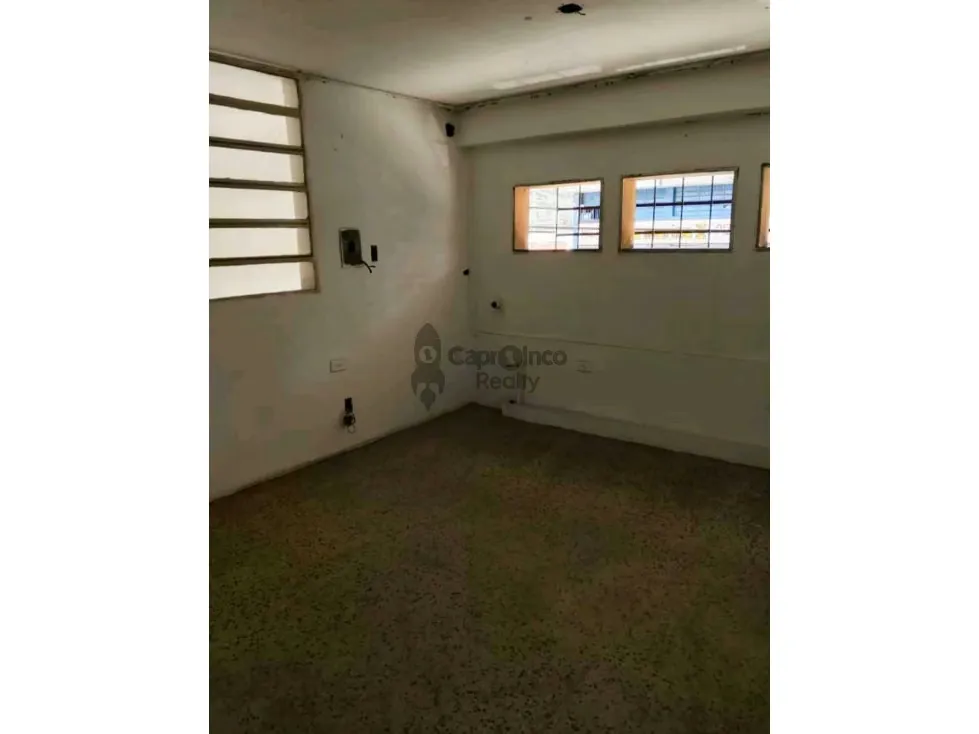 Se vende Edificio Comercial en Puerto Cabello, centro Av.juan J.Flores - 16