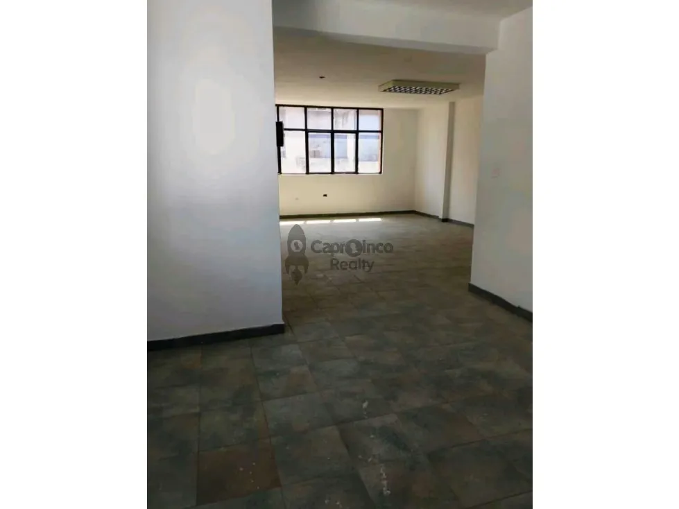Se vende Edificio Comercial en Puerto Cabello, centro Av.juan J.Flores - 30
