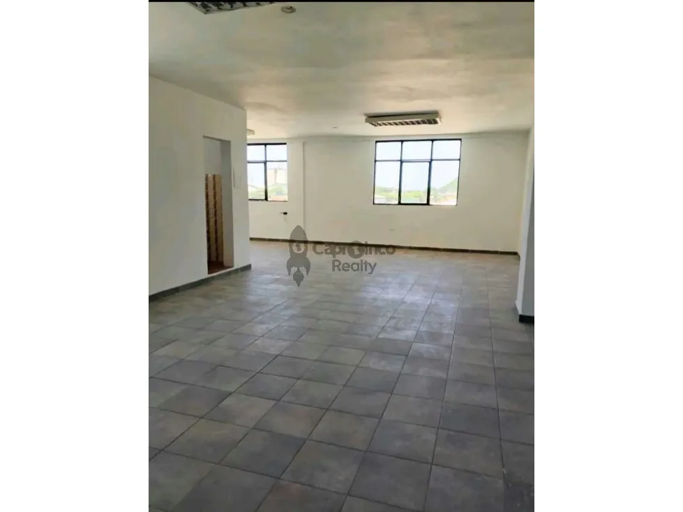 Se vende Edificio Comercial en Puerto Cabello, centro Av.juan J.Flores - 31