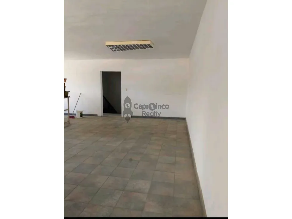 Se vende Edificio Comercial en Puerto Cabello, centro Av.juan J.Flores - 32