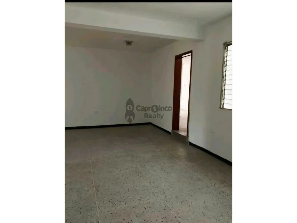 Se vende Edificio Comercial en Puerto Cabello, centro Av.juan J.Flores - 36