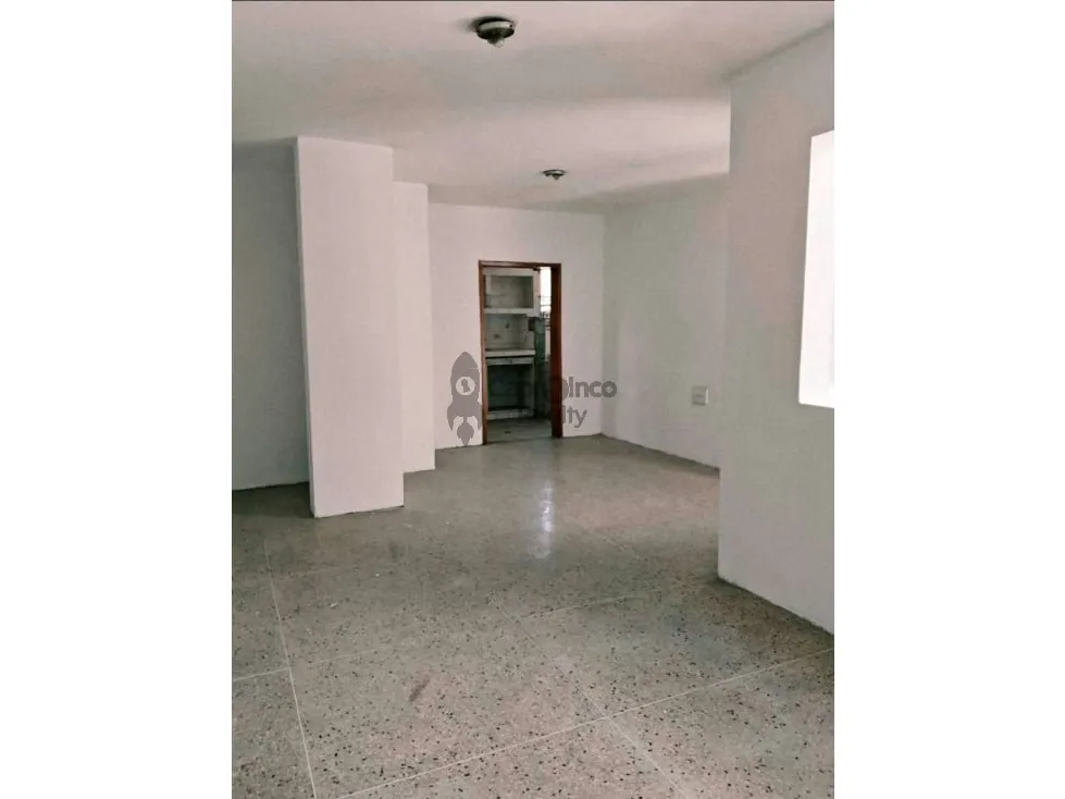 Se vende Edificio Comercial en Puerto Cabello, centro Av.juan J.Flores - 39