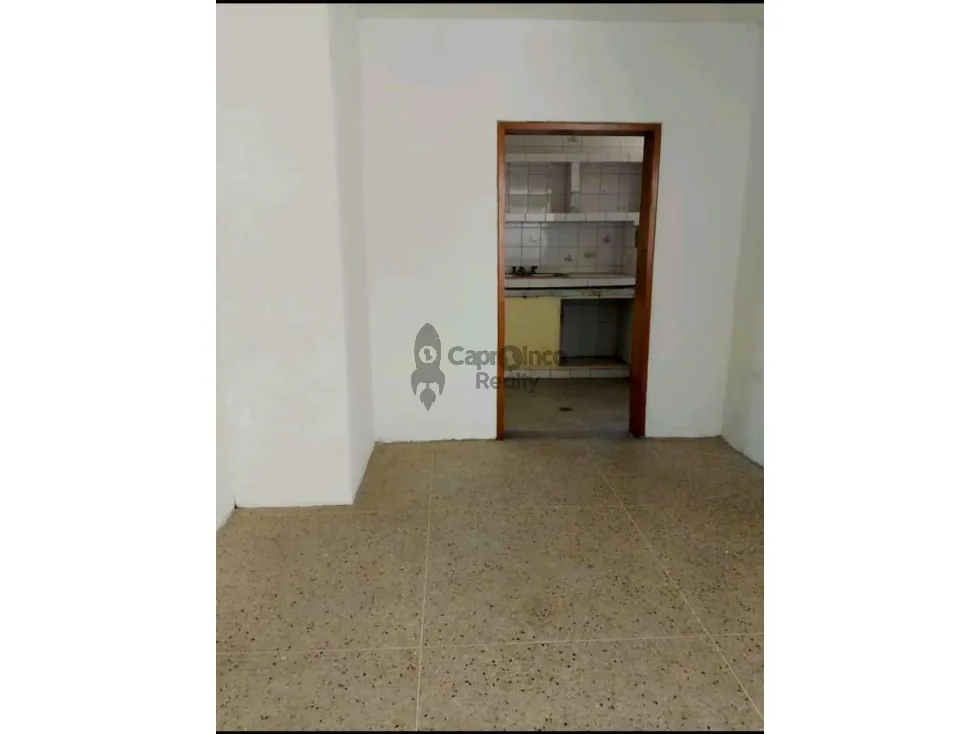 Se vende Edificio Comercial en Puerto Cabello, centro Av.juan J.Flores - 40