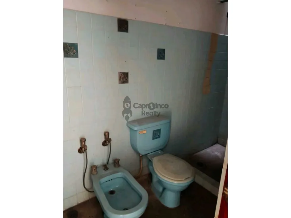 Se vende Edificio Comercial en Puerto Cabello, centro Av.juan J.Flores - 43