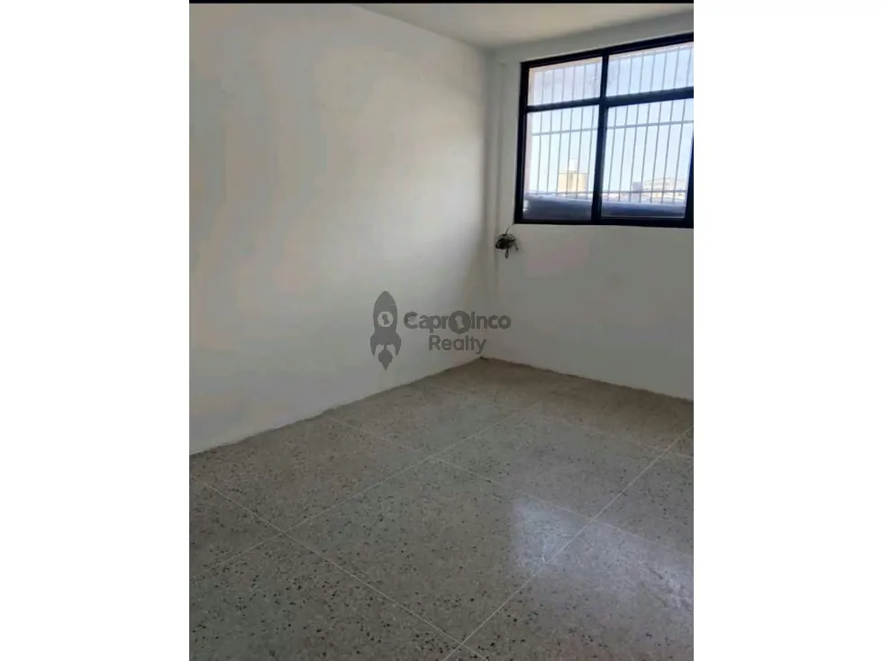 Se vende Edificio Comercial en Puerto Cabello, centro Av.juan J.Flores - 45