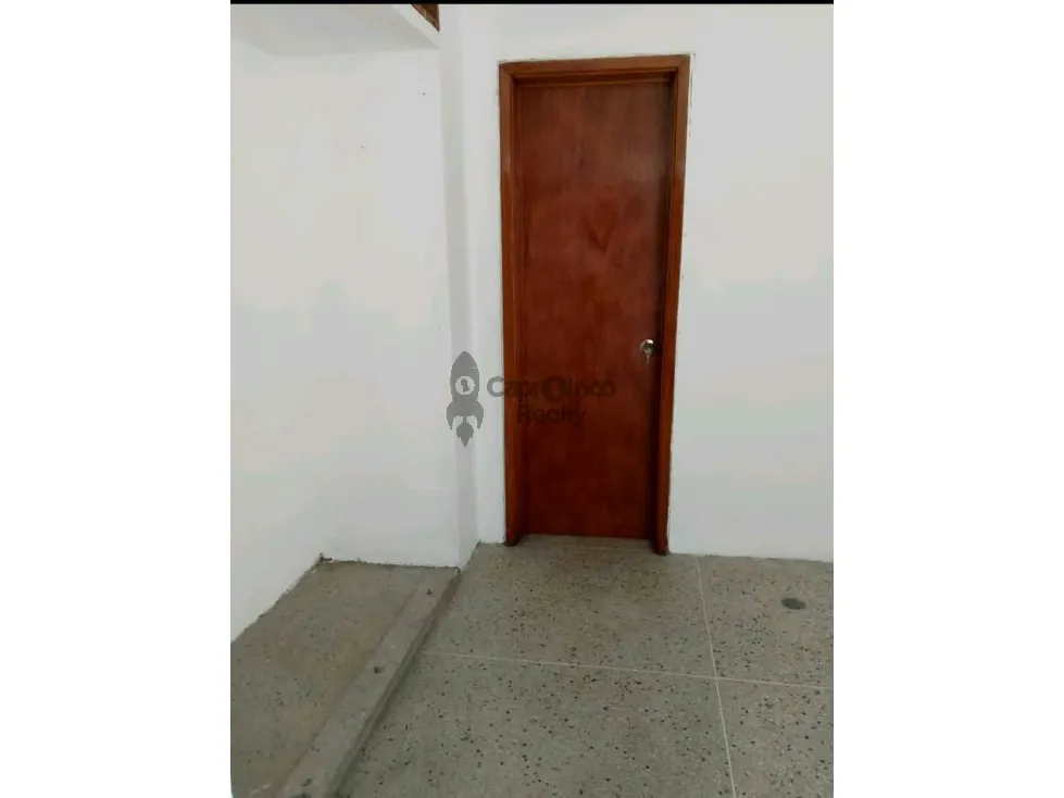 Se vende Edificio Comercial en Puerto Cabello, centro Av.juan J.Flores - 48