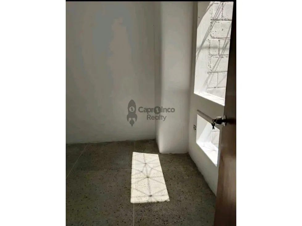 Se vende Edificio Comercial en Puerto Cabello, centro Av.juan J.Flores - 50