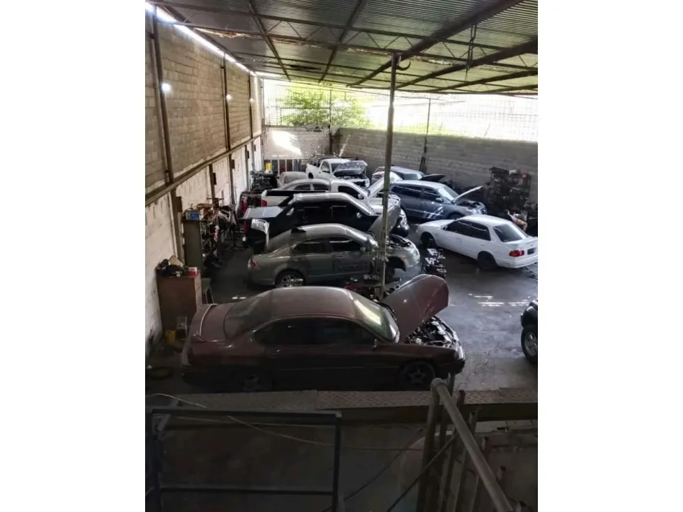 Se vende Edificio Comercial en Puerto Cabello, centro Av.juan J.Flores - 6