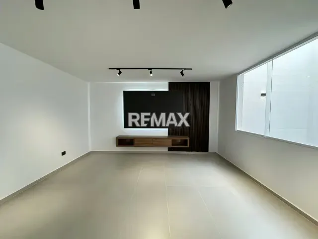 Casa Moderna a Estrenar – Urb. Villa Franca - 9