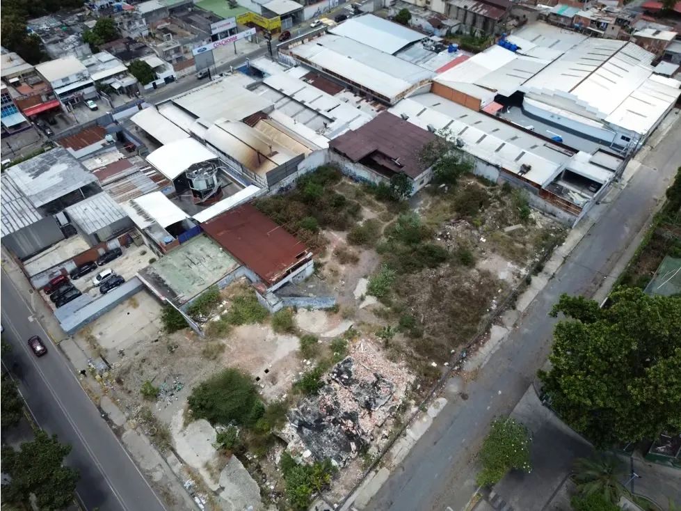 En Venta Terreno Comercial en Los Dos Caminos. Sucre - Caracas - 3