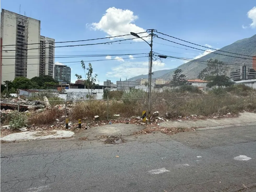 En Venta Terreno Comercial en Los Dos Caminos. Sucre - Caracas - 8