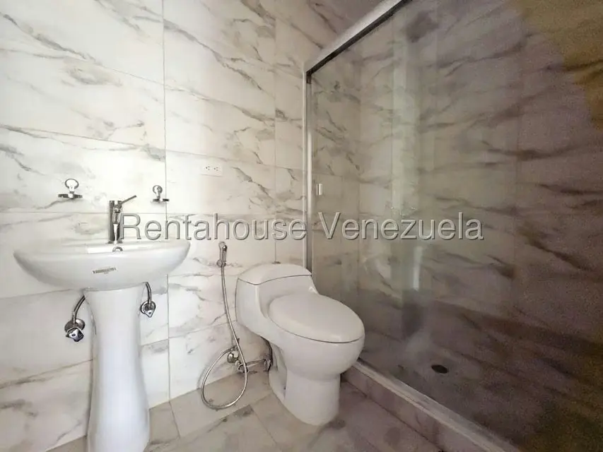 Townhouse (1 Nivel) en Venta en El Hatillo, Distrito Metropolitano - 75