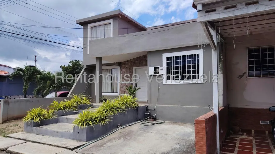 Casa (Duplex) en Alquiler en Prados del Golf, Lara - 23