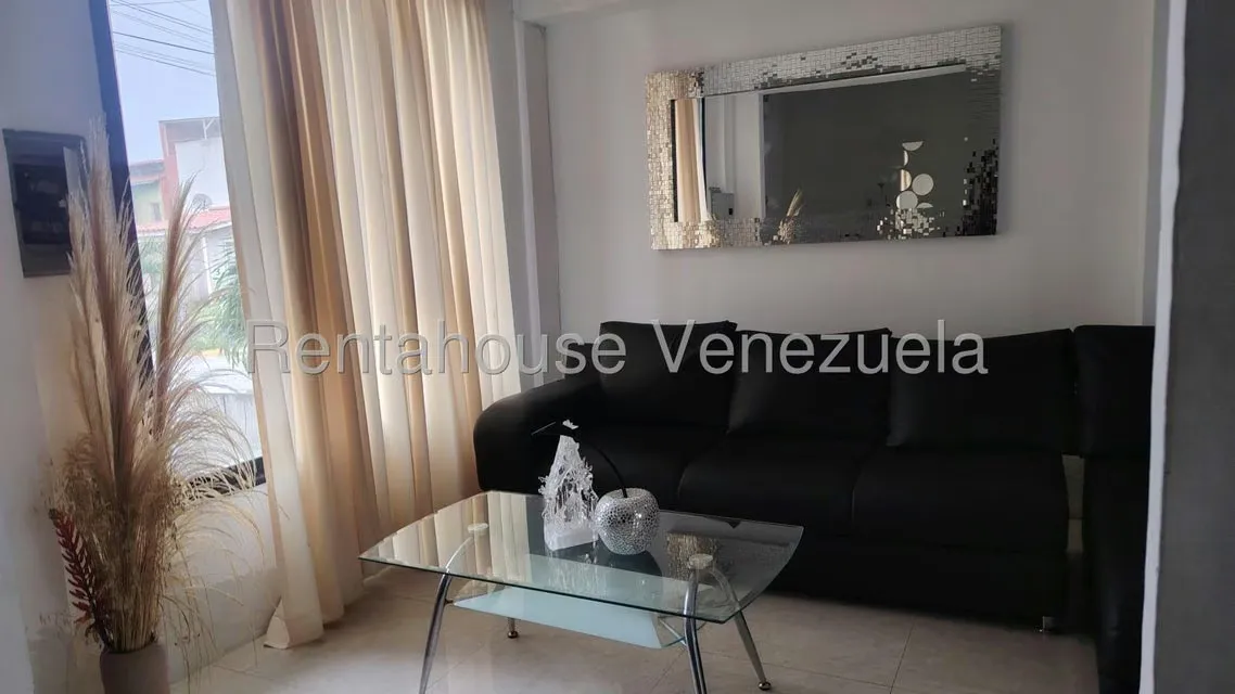 Casa (Duplex) en Alquiler en Prados del Golf, Lara - 4