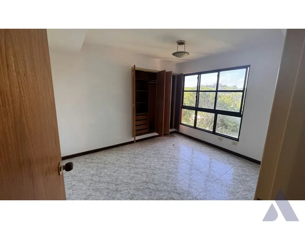 Se vende apartamento 152m2 Urb. Miranda 7094 - 16