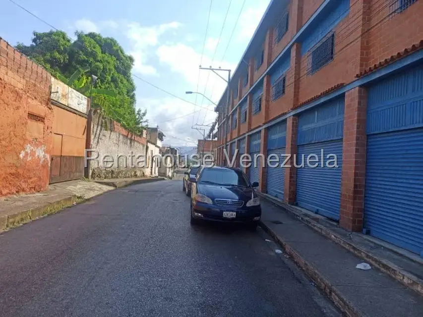 Comercial (Edificio) en Alquiler en Santa Teresa del Tuy, Miranda - 4