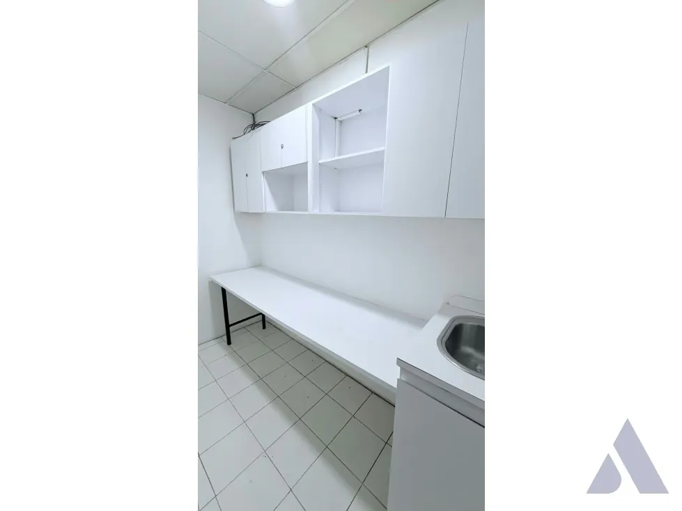 Alquilo oficina 120m2 Torre Molvinet El Recreo 0670 - 11