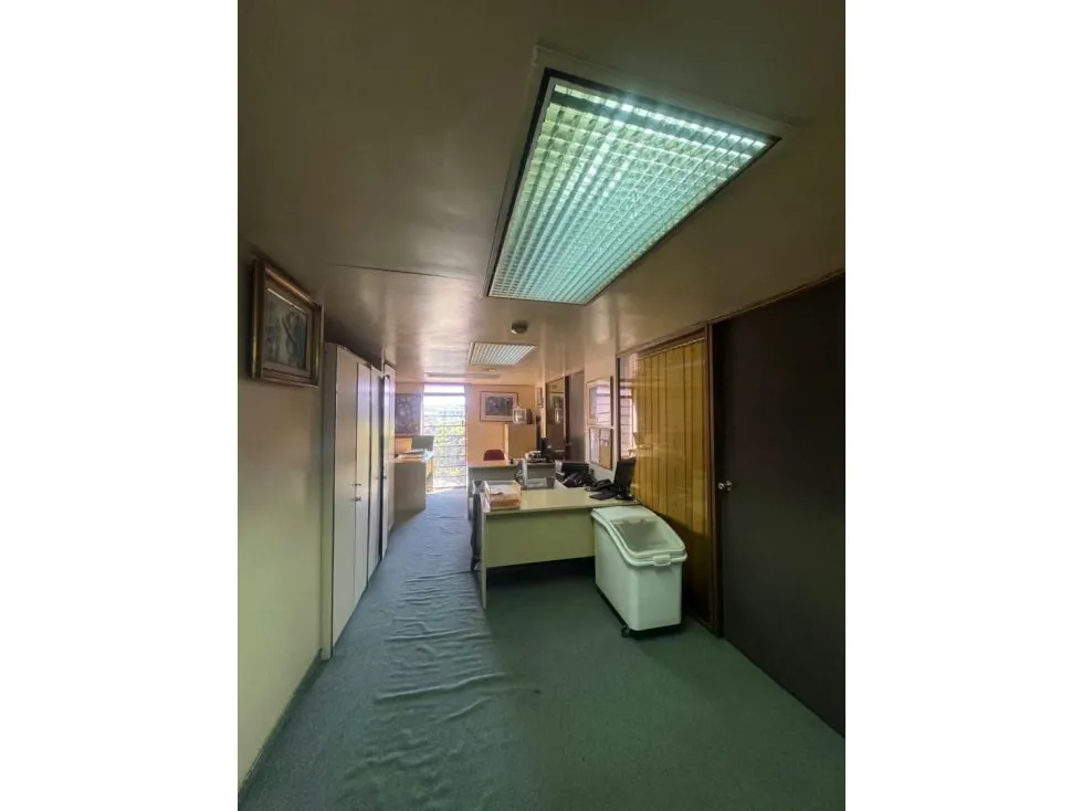 EDIFICIO EN VENTA 650 M2 - URB. EL ROSAL - 12
