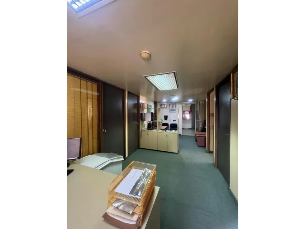 EDIFICIO EN VENTA 650 M2 - URB. EL ROSAL - 8
