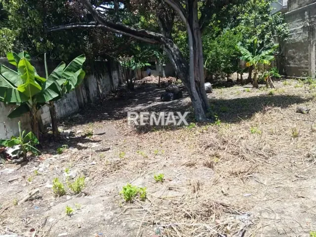 Terreno con casa por remodelar - 6
