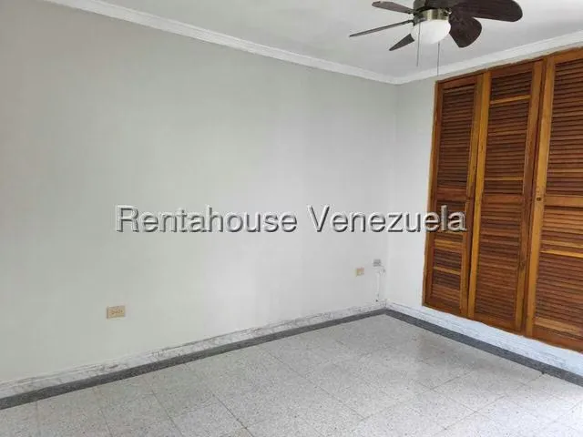Casa (Multipes Niveles) en Venta en Avenida Milagro Norte, Zulia - 6