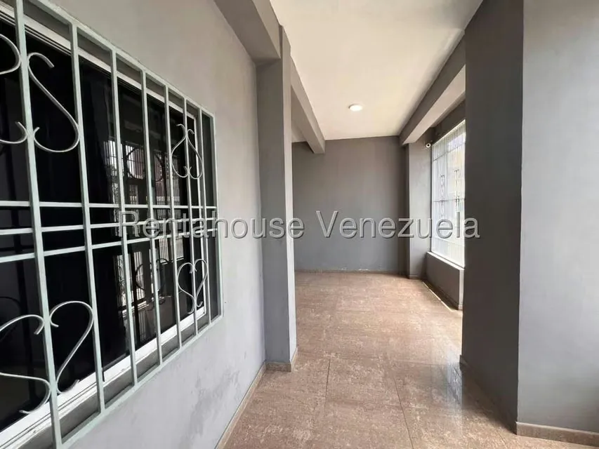 Casa (Multipes Niveles) en Venta en Centro, Lara - 2