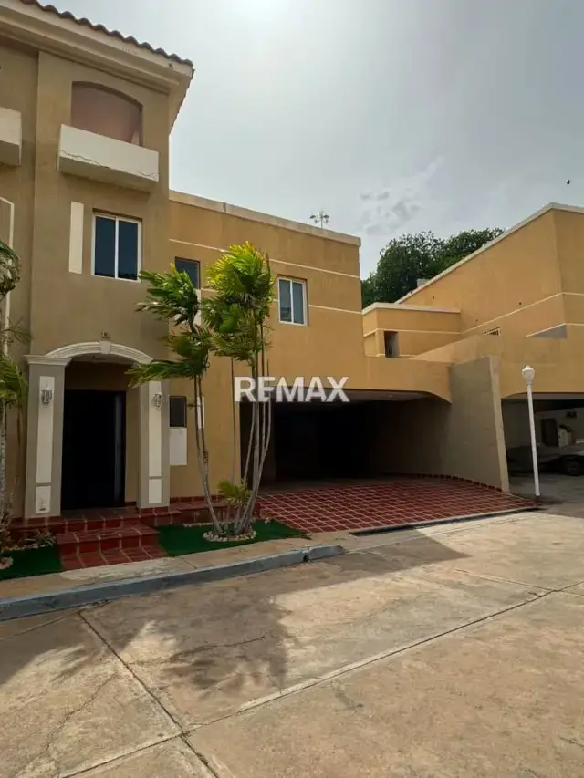 Townhouse en Villa Cabo norte