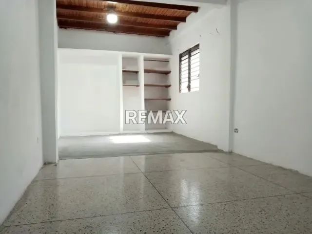 LOCAL COMERCIAL - 38 MTS - MONTECRISTO