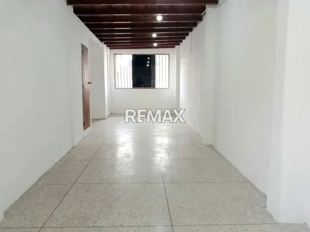 LOCAL COMERCIAL - 38 MTS - MONTECRISTO - 2