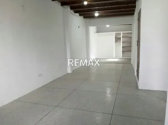 LOCAL COMERCIAL - 38 MTS - MONTECRISTO - 4
