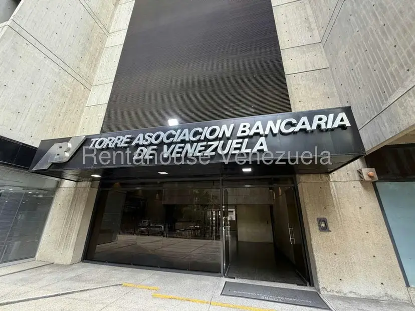Comercial (Oficina) en Alquiler en El Rosal, Distrito Metropolitano