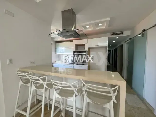 Venta de Apartamento , Edificio Stephanie Doriana , sector indio Mara - 2