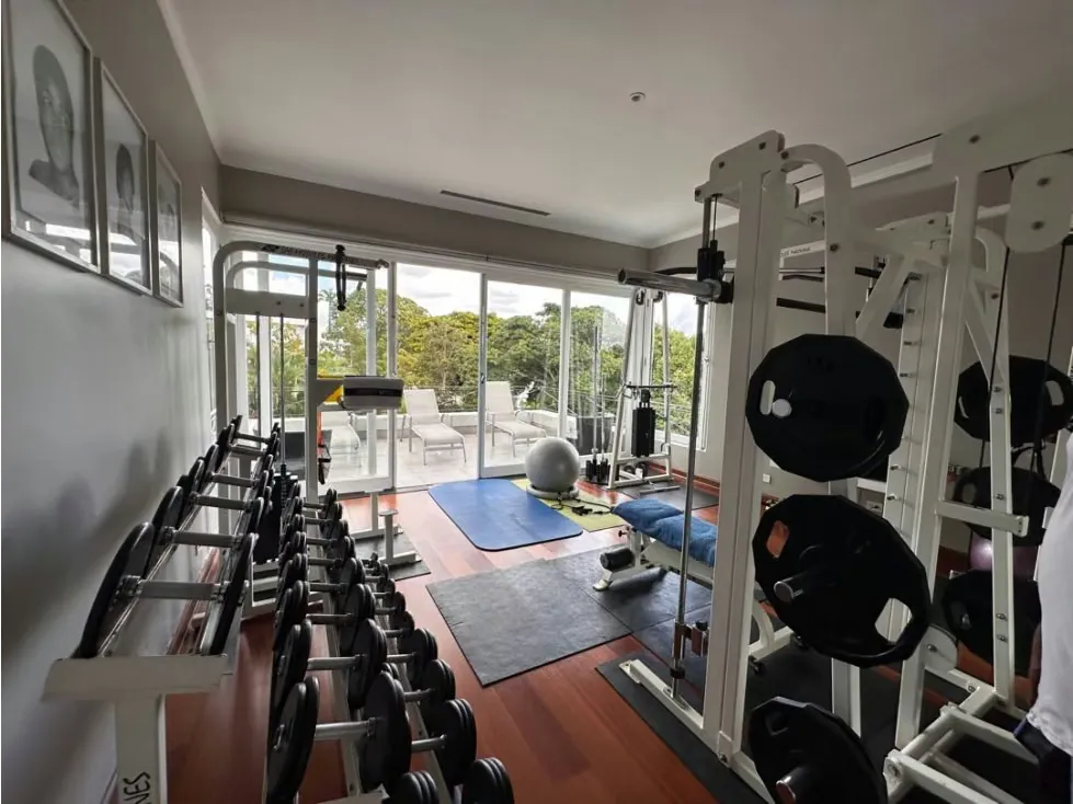 Se vende casa 1080m2. 8H+3S/9B+1S/4P. Country Club - 17