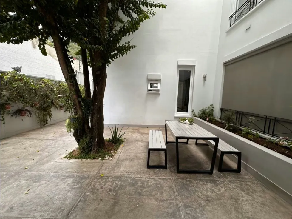 Se vende casa 1080m2. 8H+3S/9B+1S/4P. Country Club - 18