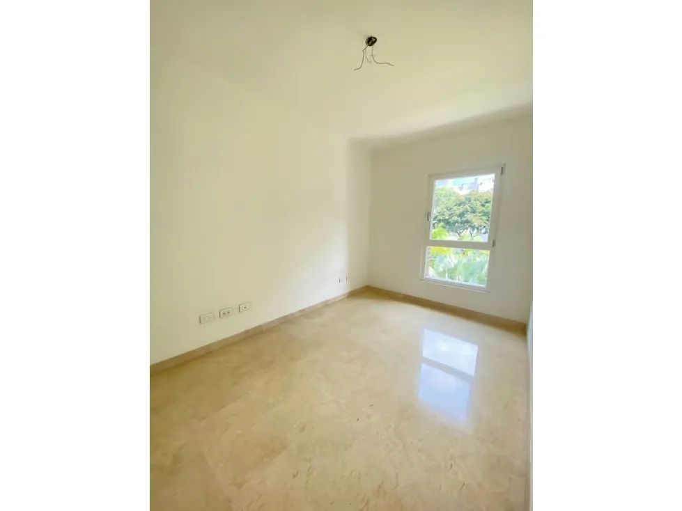 EDIFICIO RESIDENCIAL EN VENTA - URB. LA CASTELLANA - 12