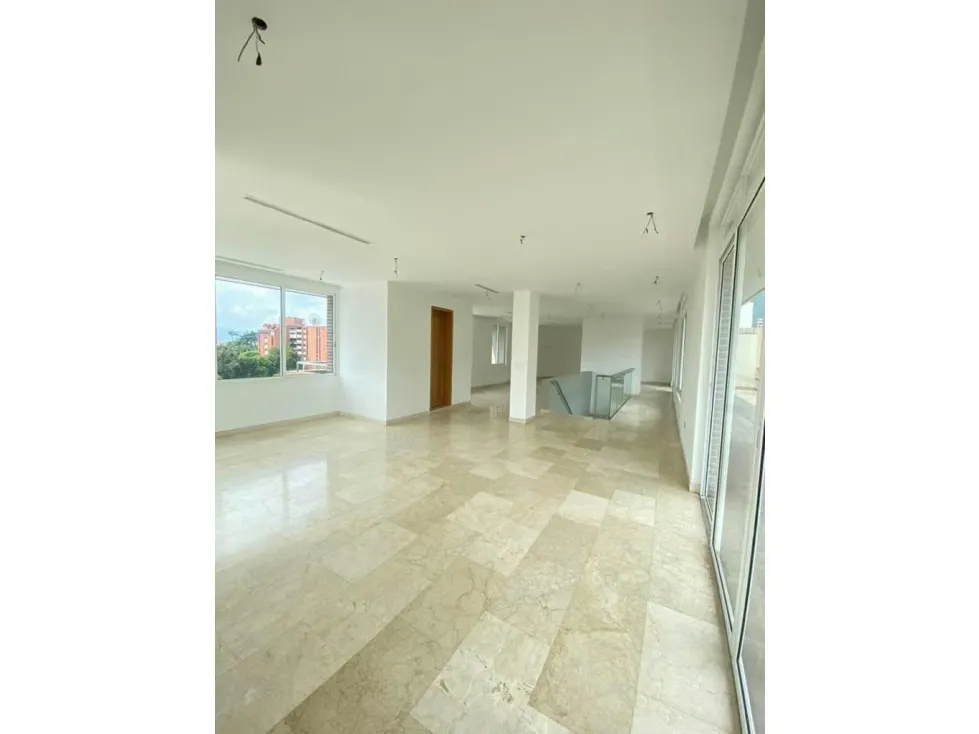 EDIFICIO RESIDENCIAL EN VENTA - URB. LA CASTELLANA - 14