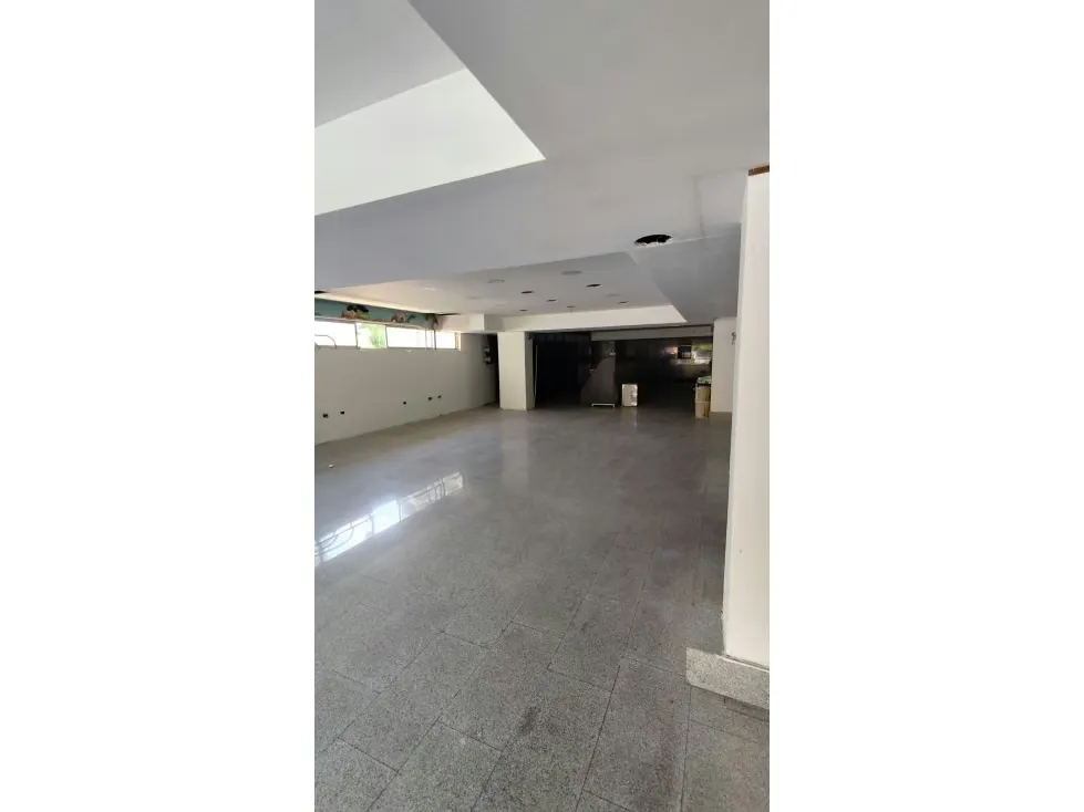 Local en alquiler 210m², Altamira - 2
