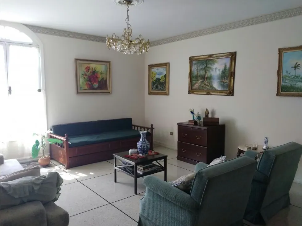 Espectacular casa en La Trinidad - 9